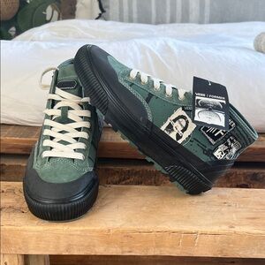 Vans X Former MTE LIMITED High Tops - Sz. 9 Men’s